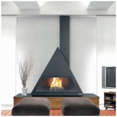 Fireplace Traforart Bilbao со стеклом труба справа черный
